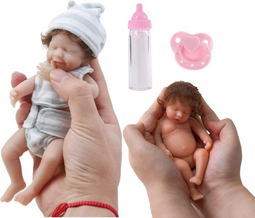 Poupées Nouveau-Nées Réalistes Avec Les Yeux Fermés, Mini Reborn Bebe Réaliste Poupée Fille Nouveau-Née Avec Cheveux Bouclés Enracinés Vêtements Silicone Complet Du Corps Poupée Bébé