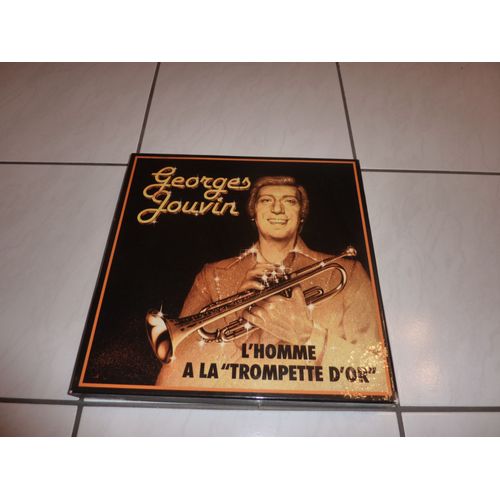L'homme A La "Trompette D'or"