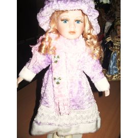 Poupée De Collection 40 Cm Avec Son Socle