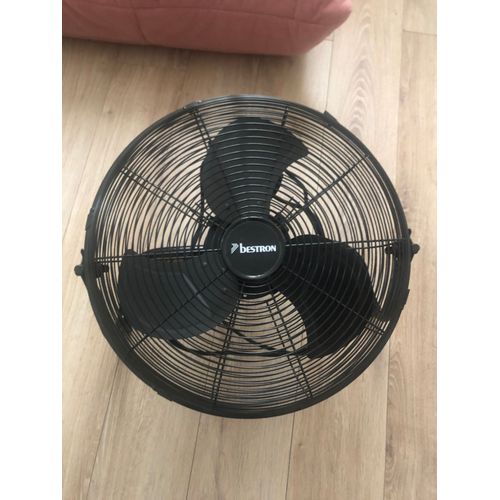 Bestron Ventilateur de Sol au Style Rétro / Souffleur avec 3 Niveaux de Vitesse / Tête de Ventilateur Inclinable Graduellement / Hauteur : 47 Cm, Ø 45 Cm, 100 Watts / Noir