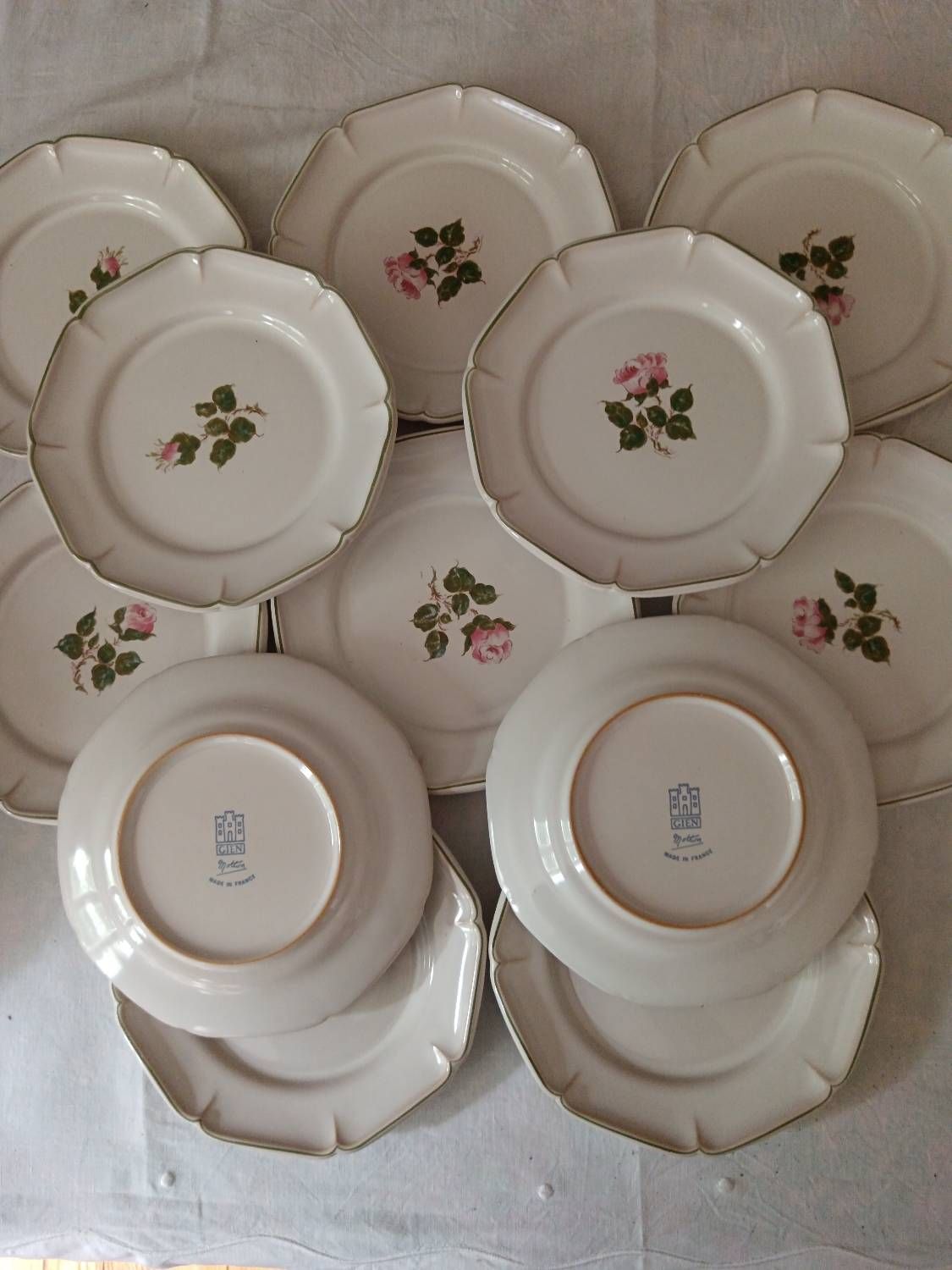 Assiette à gâteaux Gien, modèle Pivoines, image size:1125x1500