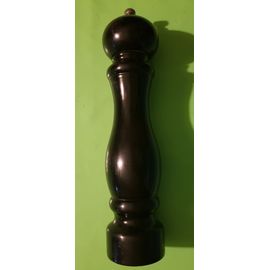 Moulin A Poivre En Bois Massif Laqué Noir. Marque : Trudeau