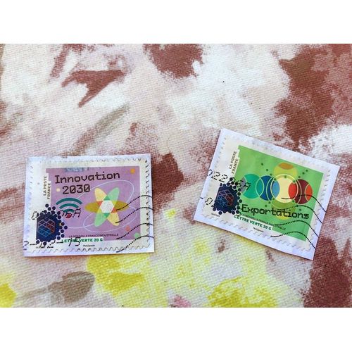 Lot De 2 Timbres : " Innovation 2030 " Et " Exportations "