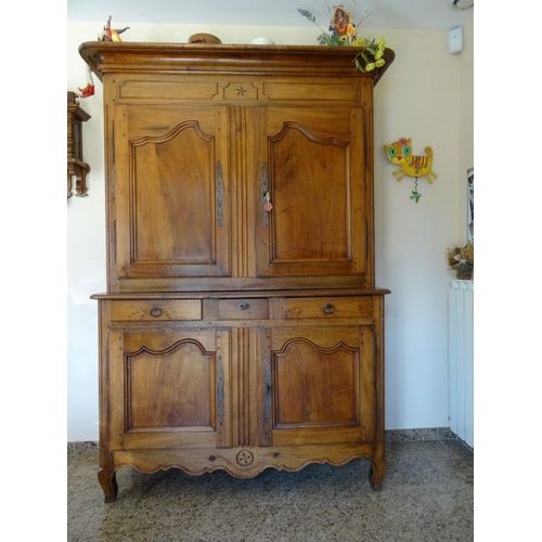 Buffet 2 Corps Du Xviii Ème En Noyer Excellent État Magnifique