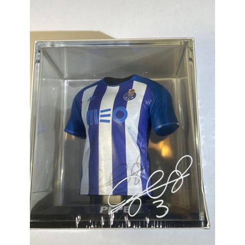 Figurine Mini Maillot Officiel Pepe Domicile