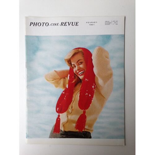 Photo Ciné Revue - Février 1961 : Des Portugais, Conservation Produits Chimiques, Couleur Sur Papier