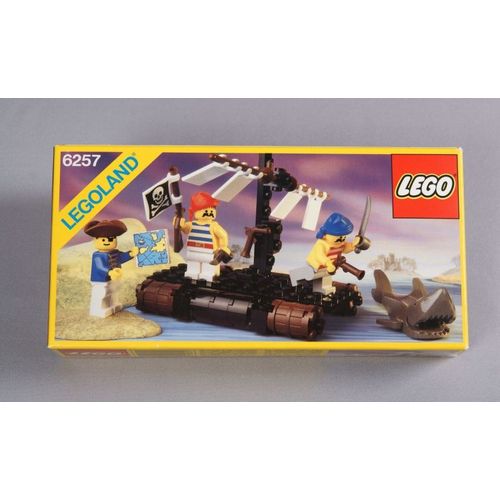 LEGO n° 6257 de 1989 - Le radeau des pirates