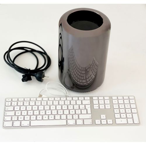 Apple MAC PRO fin 2013 12 Core Xeon E5-2697v2 - 2.7 Ghz - Ram 64 Go - SSD 2 To