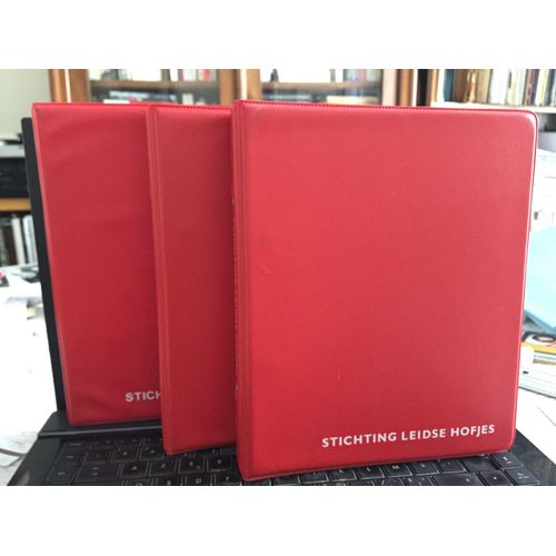 Stichting Leidse Hofjes, 3 Ringbanden Vol Met Bijdragen Periode 1972-1986