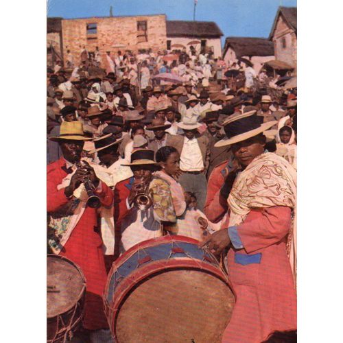 Carte Postale Non Ecrite - Xx Eme Siecle - Republique Malgache - Les Hauts Plateaux N° 3422 Orchestre Villageois - Editions Hoa - Qui