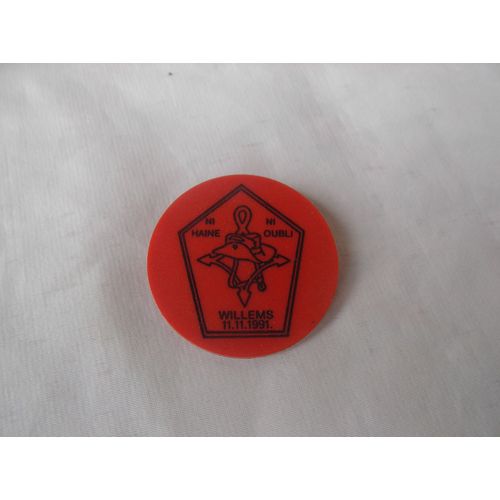 Ww2/Postwar Broche Francaise Plastique Avec Devise " Ni Haine Ni Oubli " Personnalisée