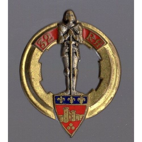 Ancien Insigne Du 32e Régiment D'artillerie De Campagne - Fab Drago