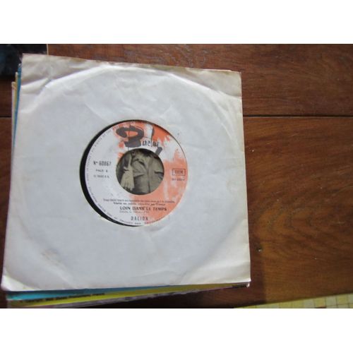 Loin Dans Le Temps // A Qui