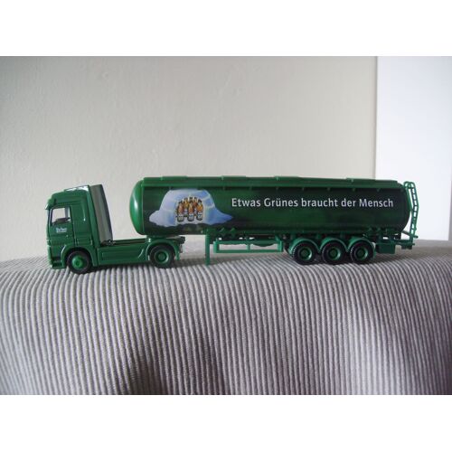 Camion Mercedes Biere Licher Ho 1/87