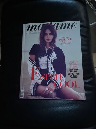 Madame Figaro 1951. Esprit Cool. Pénélope Cruz: L’ Emotion Pure. 22 Bonnes Raisons De Positiver En 2022. 