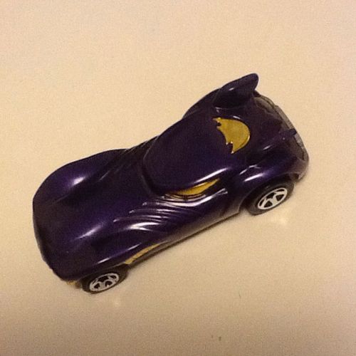 Hot Wheels Couoe Violet Style Batman