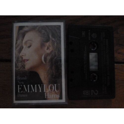 Emmylou Harris - Elite Hotel