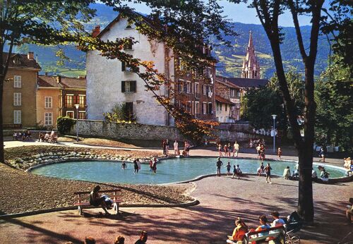 Carte Postale D' Allevard Les Bains (Isère) Le Nouveau Parc Et Jardin D'enfants