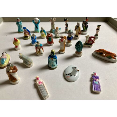 Lot De 26 Féves (Lot 1)
