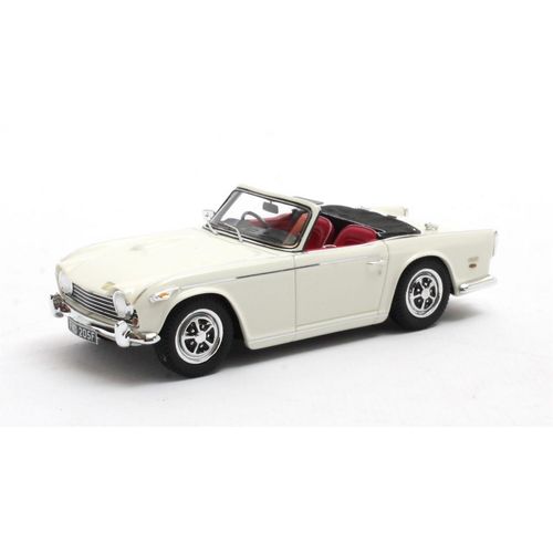 Triumph TR5 p.i. blanc 1967 1/43 Matrix