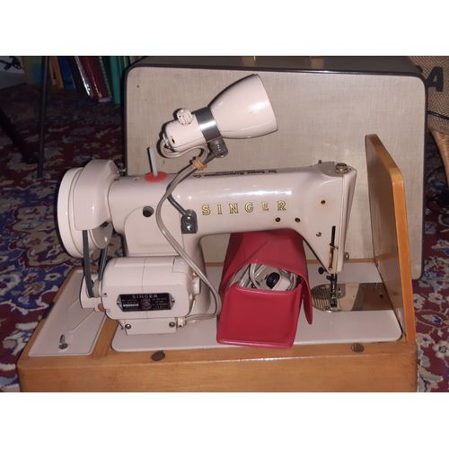 Machine à coudre Singer Vintage (1951)