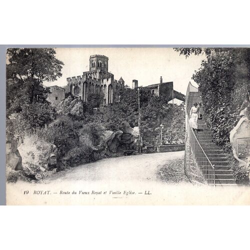 Carte Postale De Royat (Puy De Dôme) Route Du Vieux Royat Et Vieille Eglise (Réf.19)