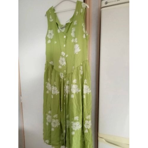 Robe Taille 48 Marque 3 Suisses Longueur 120 Cm Trés Bon État