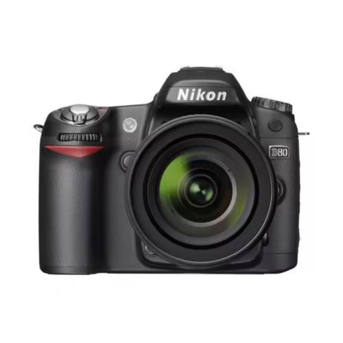 Nikon d80 10.2 mpix + Objectif Nikon AF-S DX IF ED 18 - 70 mm f/3.5 - 4.5 série G Nikkor