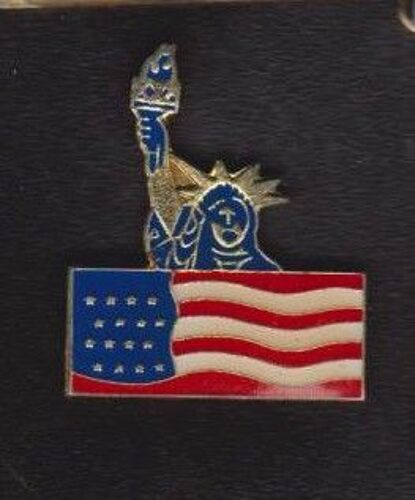Pin's Statue De La Liberté Drapeau Des États Unis D'amérique Ref 1053