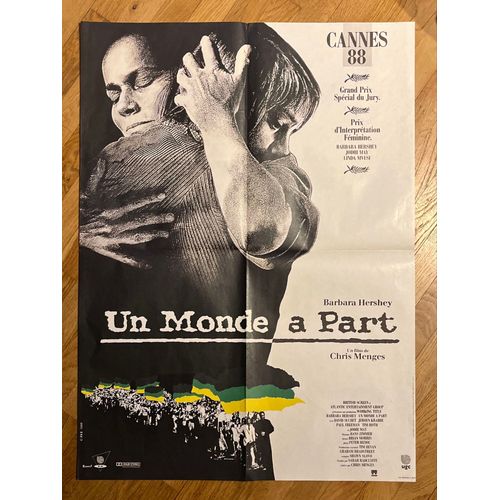 Affichette Du Film « Un Monde À Part », 1988. Pliée En 4 (Taille 32x22,5)