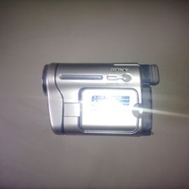 Sony Handycam DCR-TRV255E - Caméscope - 540 KP - 20x zoom optique - Digital8