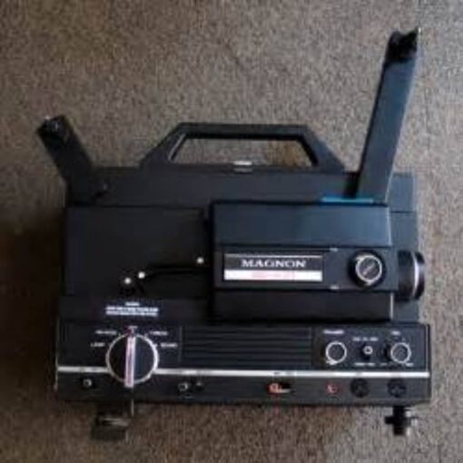 Projecteur fin des années 70 de Marque Magnon 800
