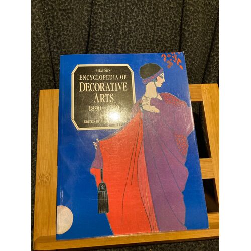 Phaidon Encyclopaedia Of The Decorative Arts: 1890-1940