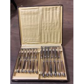 Coffret 24 Couteaux Anciens Inox Et Corne