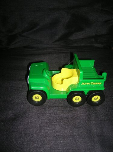 Voiture John Deere Tomy