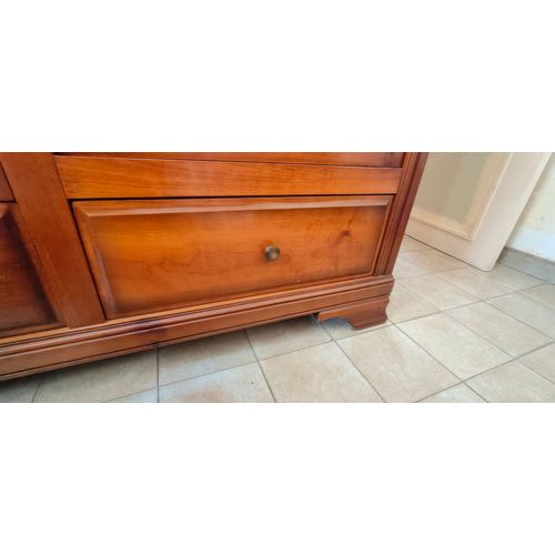 Armoire Classique En Bois De Merisier, 3 Portes (Avec Chacune 4 Casiers) Et 3 Tiroirs