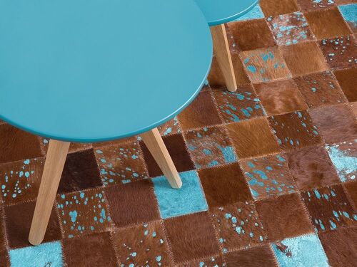 Tapis Marron Et Bleu En Peau De Vache 140 X 200 Cm Aliaga