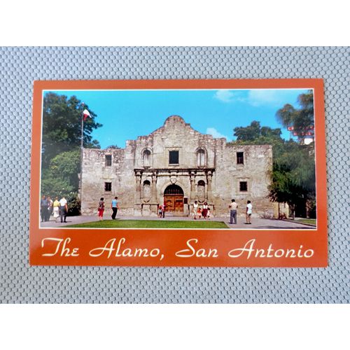 Carte Postale Ancienne Animée Cpa. San Antonio, Texas. Personnages Devant The Alamo (Symbole Indépendance Du Texas). Texas, Usa, Etats-Unis Amérique 1991.