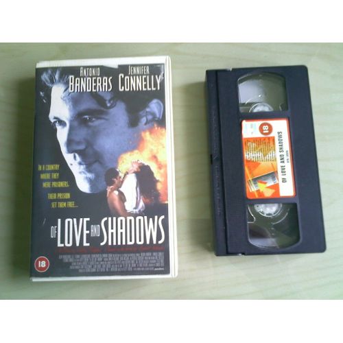 Of Love And Shadows (D'amour Et D'ombres)