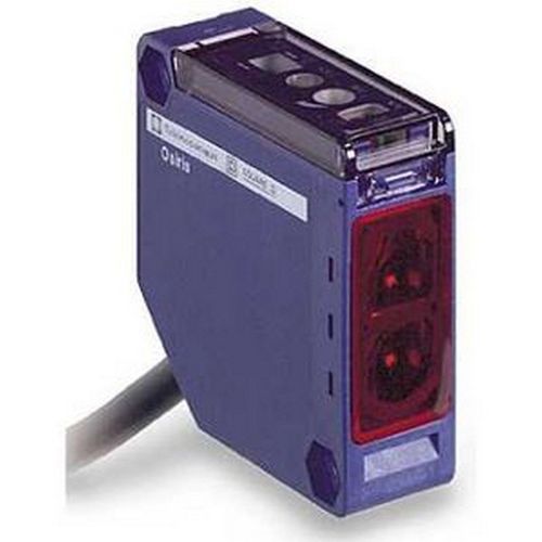 TELEMECANIQUE XUKARCTL2T - DÉTECTEUR PHOTOÉLECTRIQUE UNIVERSEL SN 0 À 30 M O OU F CÂBLE 2M