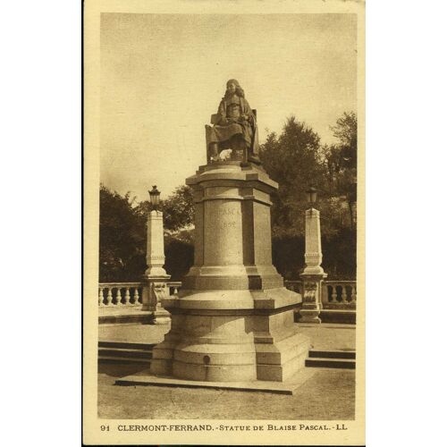 Carte Postale De Clermont-Ferrand  (Puy De Dôme)  Statue De Blaise Pascal