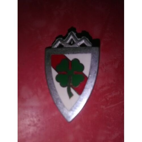 Insigne 153 Ème Régiment D'infanterie Attache Arrière Cassé 