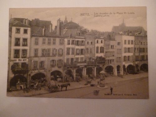 Les Arcades De La Place St Louis