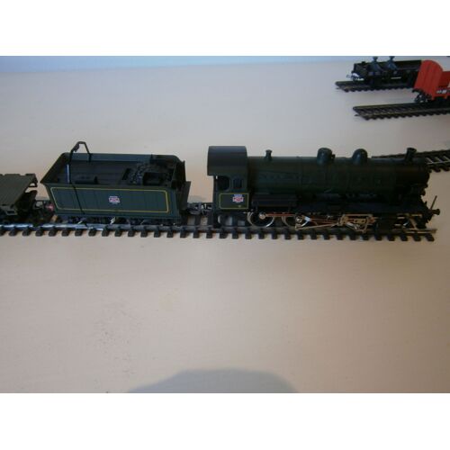 Train Hohornby De Voyageur, Et Train Jouef De Marchandises