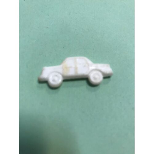 Fève Plastique Ancienne Voiture - 3,2x0,7 Cm