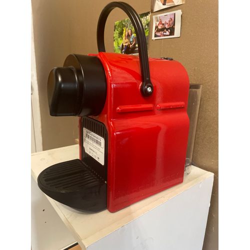 Cafetière Nespresso Krups couleur rouge