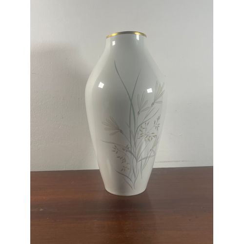 Vase art Deco THOMAS GERMANY  de forme bombée en porcelaine blanche à col doré  46 CM