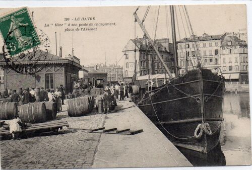 Le Havre La "Hève" À Son Poste De Chargement Place De L'arsenal (Carte 189)