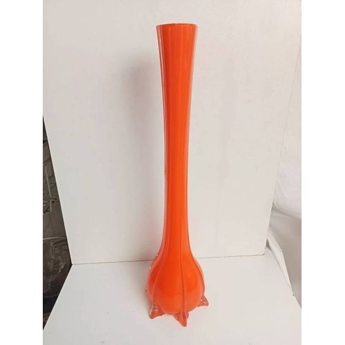 vase soliflore orange hauteur 36 cm diamètre 9 cm 320gr exellent état