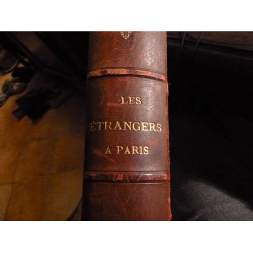 Les Étrangers À Paris